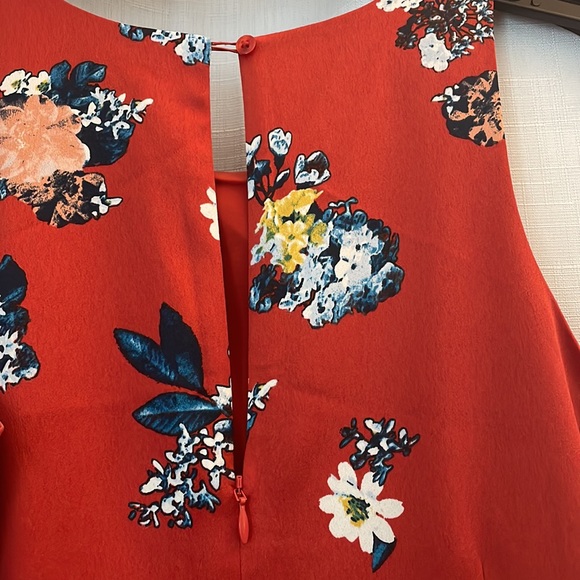 Never worn banana republic red silk dress - Picture 6 of 6